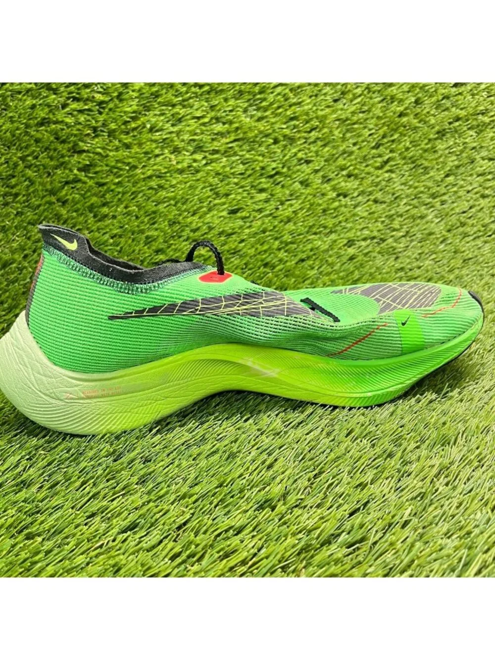Nike ZoomX Vaporfly Next% 2 Mens Size 9.5 Green Athletic Running Shoes Sneakers